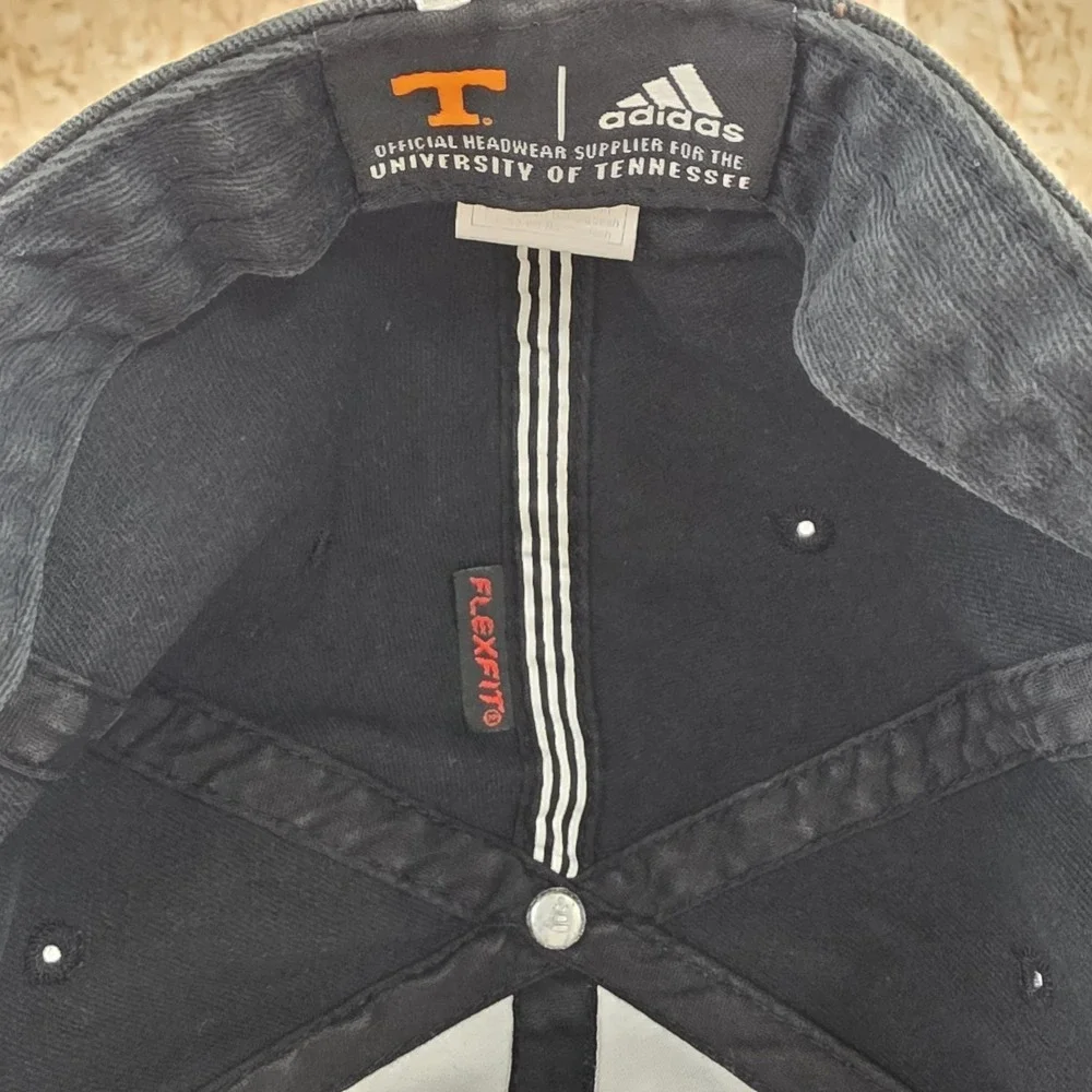Vintage Adidas Tennessee Volunteers Hat Flexfit Black Cap Orange Under Brim NCAA